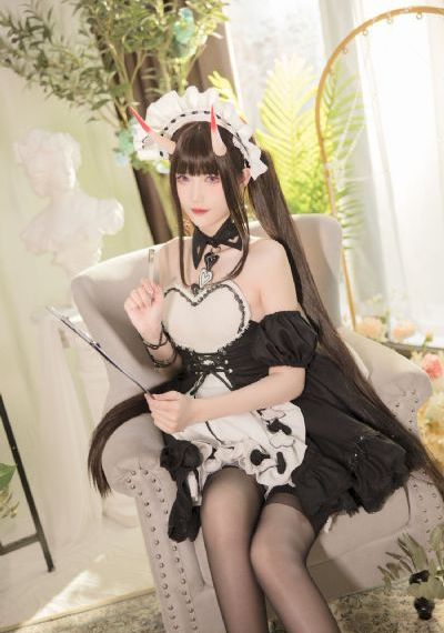 不扣钮扣的女孩