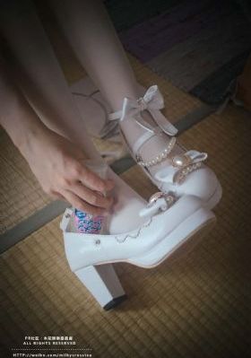 于子涵与摄影师的拍摄地点视频